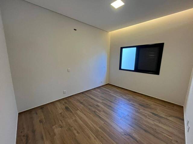 #92 - Casa em condomínio para Venda em Taubaté - SP