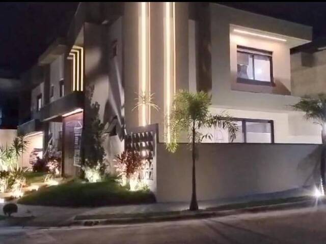 #111 - Casa em condomínio para Venda em Caçapava - SP
