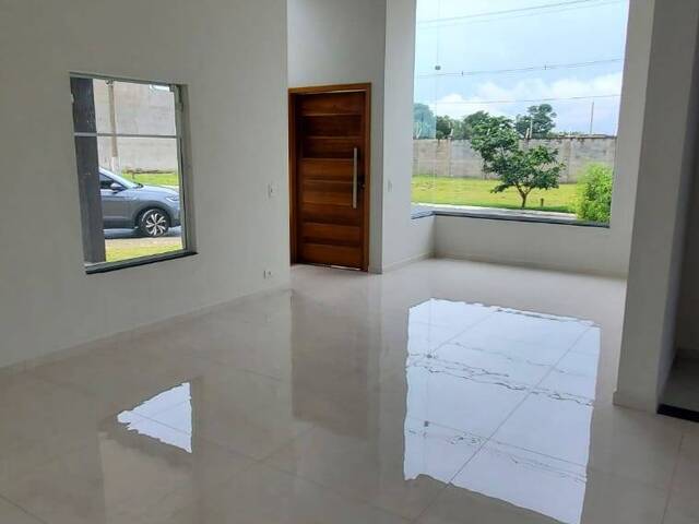 #155 - Casa em condomínio para Venda em Tremembé - SP