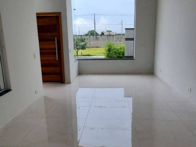 #155 - Casa em condomínio para Venda em Tremembé - SP
