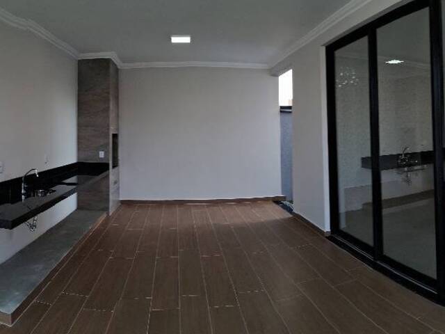 #181 - Casa em condomínio para Venda em Taubaté - SP