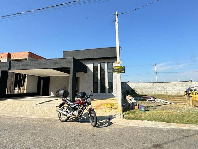 #197 - Casa em condomínio para Venda em Tremembé - SP