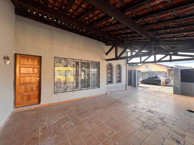 #203 - Casa para Venda em Taubaté - SP