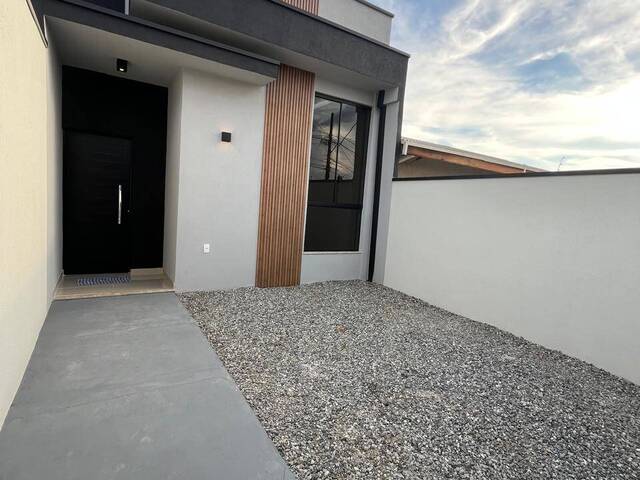 #216 - Casa para Venda em Taubaté - SP