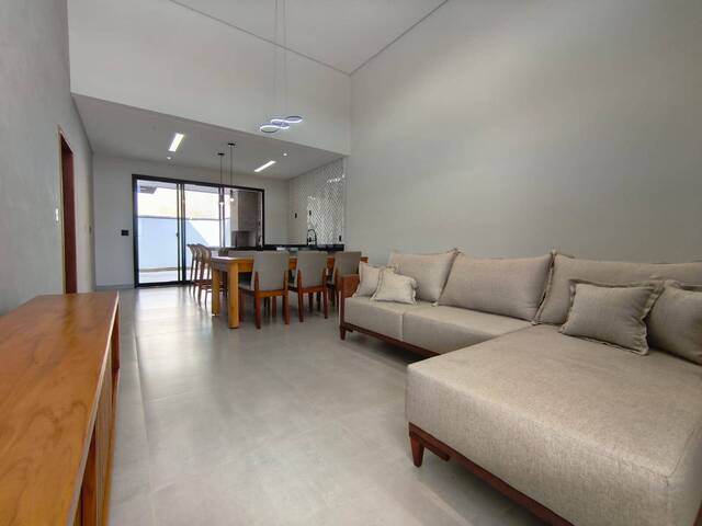 #227 - Casa para Venda em Taubaté - SP