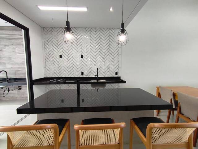 #227 - Casa para Venda em Taubaté - SP