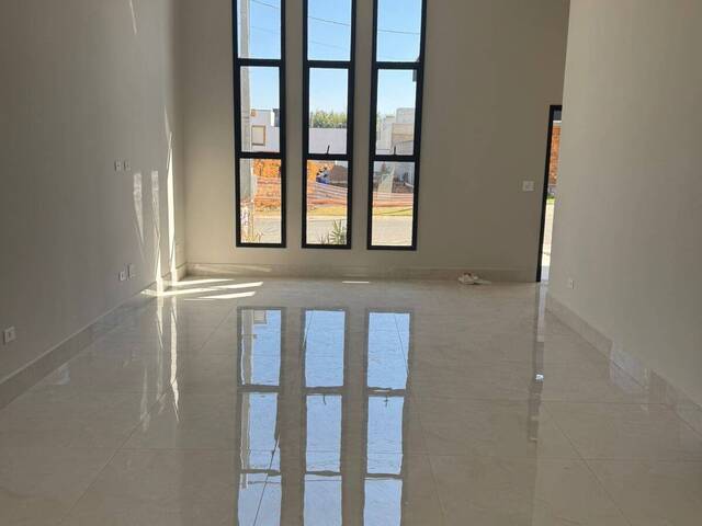 #197 - Casa em condomínio para Venda em Tremembé - SP