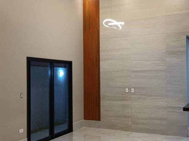 #265 - Casa em condomínio para Venda em Taubaté - SP