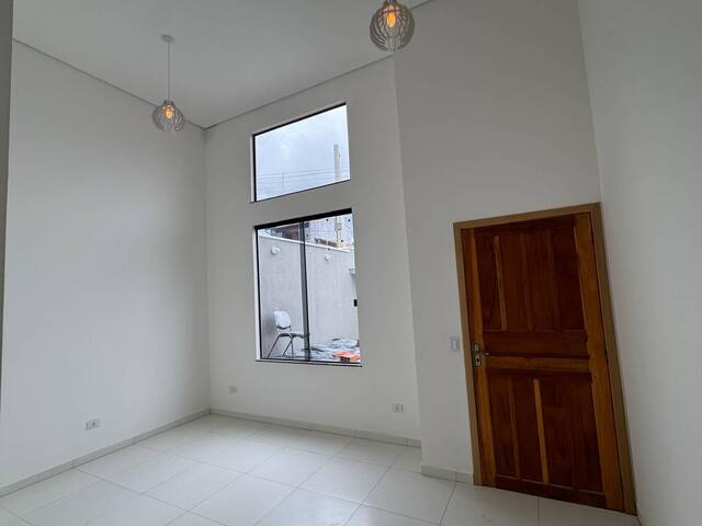 #270 - Casa para Venda em Taubaté - SP