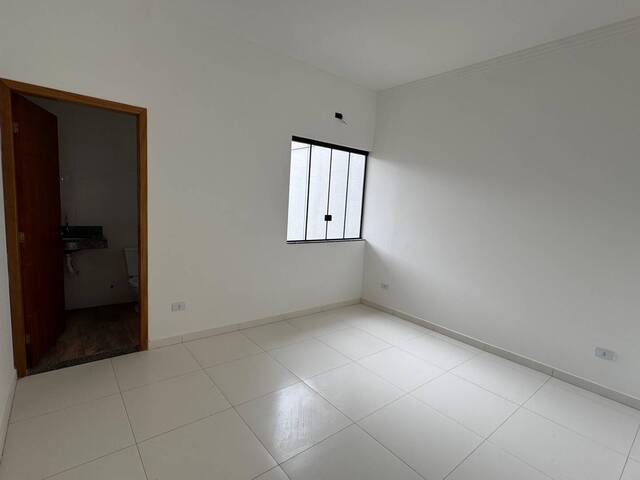 #270 - Casa para Venda em Taubaté - SP