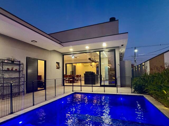 #278 - Casa em condomínio para Venda em Tremembé - SP